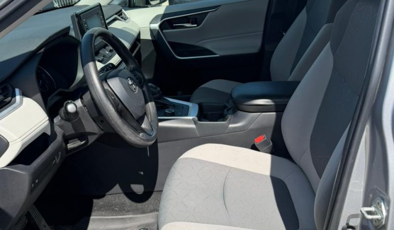 
								2021 Toyota RAV4, Xle full									