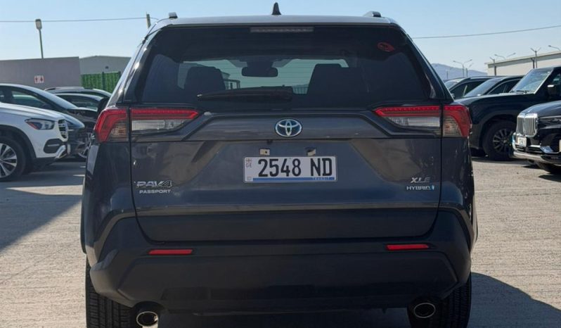 
								2023 Toyota RAV4, Xle full									