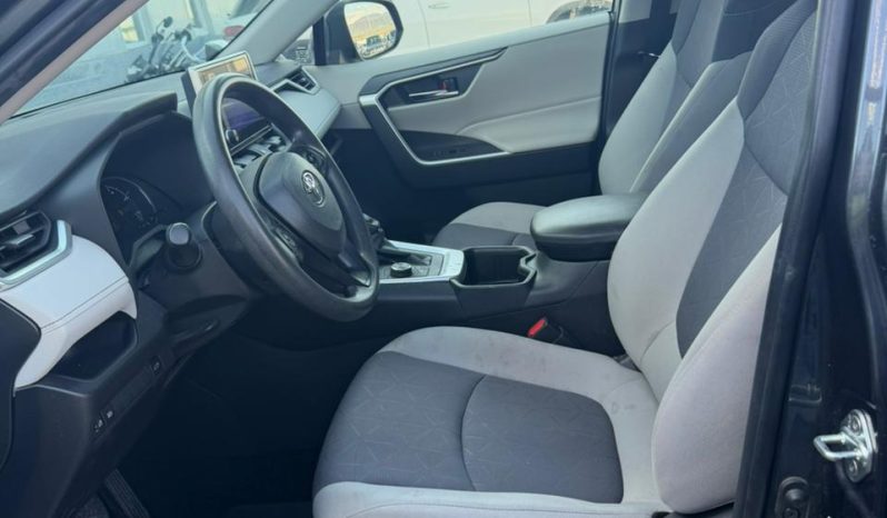 
								2023 Toyota RAV4, Xle full									