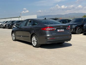 2020 Ford Fusion, SE