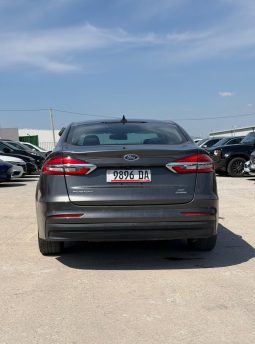 
										2020 Ford Fusion, SE full									