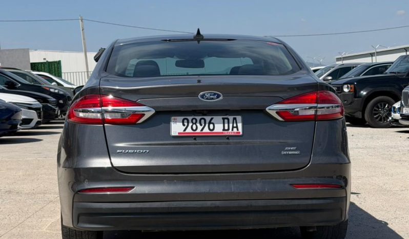 
								2020 Ford Fusion, SE full									