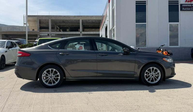 
								2020 Ford Fusion, SE full									