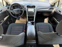 
										2020 Ford Fusion, SE full									