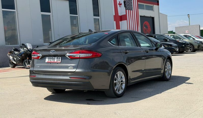 
								2020 Ford Fusion, SE full									
