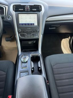 
										2020 Ford Fusion, SE full									