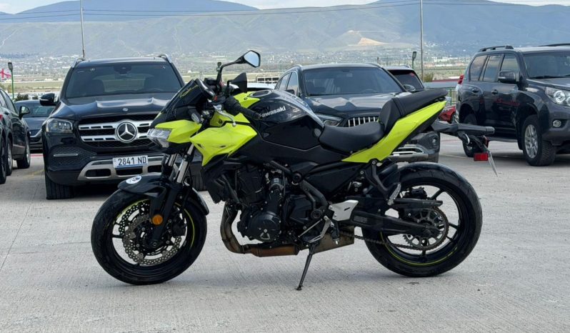 
								2024 Kawasaki ER650, P full									