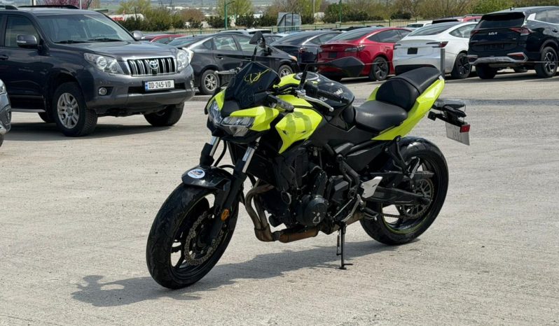 
								2024 Kawasaki ER650, P full									