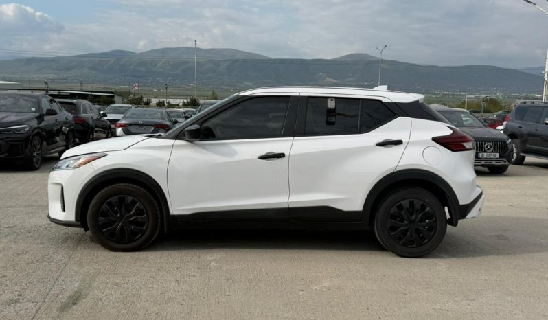 
								Nissan Kicks full									