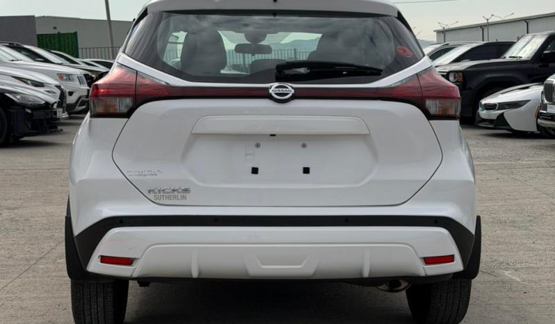
								Nissan Kicks full									