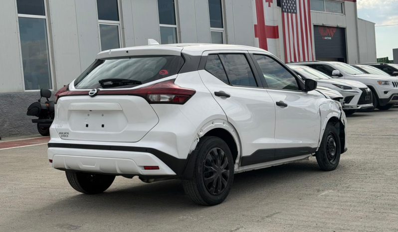 
								Nissan Kicks full									