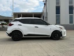 
										Nissan Kicks full									