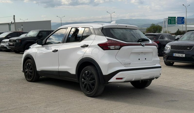 
								Nissan Kicks full									