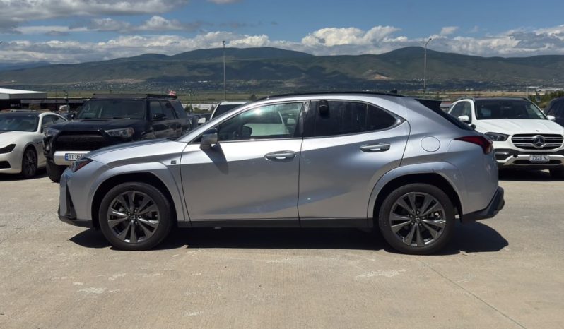 
								2024 Lexus UX, F Sport Design full									