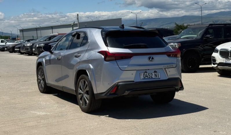
								2024 Lexus UX, F Sport Design full									