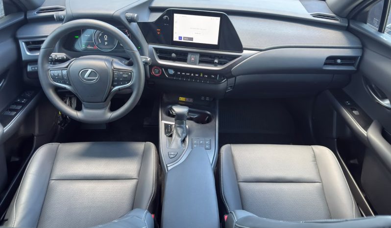 
								2024 Lexus UX, F Sport Design full									