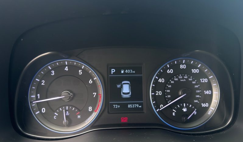 
								Hyundai Kona full									