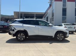 
										Hyundai Tucson HYBRID full									
