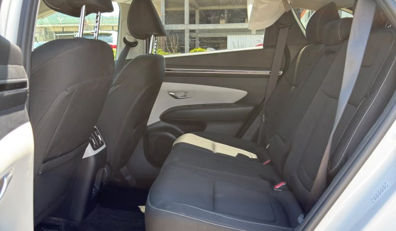 
								Hyundai Tucson HYBRID full									