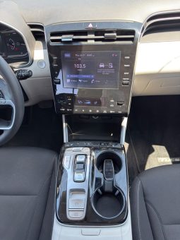 
										Hyundai Tucson HYBRID full									