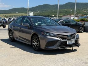 2023 Toyota Camry HYBRID SE
