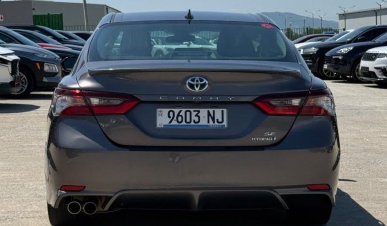 
								2023 Toyota Camry HYBRID SE full									