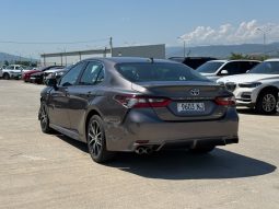 
										2023 Toyota Camry HYBRID SE full									