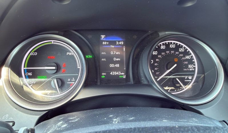 
								2023 Toyota Camry HYBRID SE full									