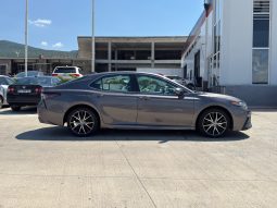 
										2023 Toyota Camry HYBRID SE full									