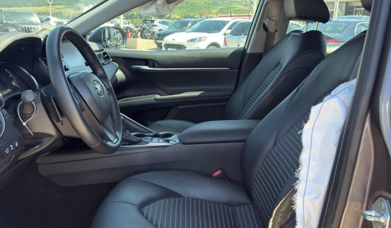 
								2023 Toyota Camry HYBRID SE full									
