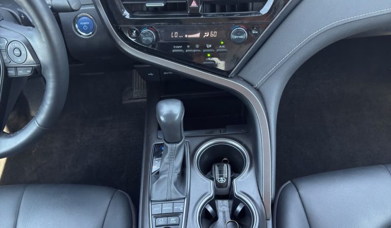 
								2023 Toyota Camry HYBRID SE full									