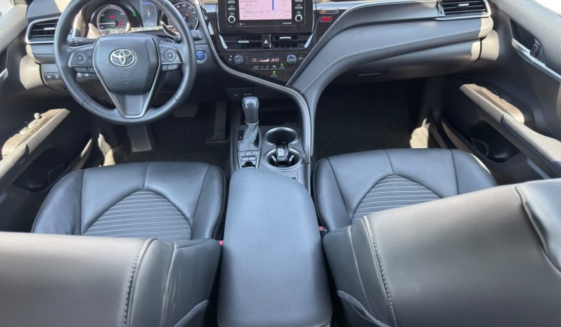 
								2023 Toyota Camry HYBRID SE full									