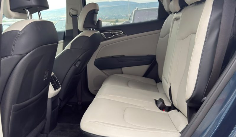 
								Kia Sportage Hybrid full									