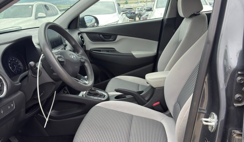 
								Hyundai Kona full									