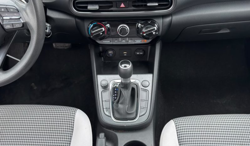 
								Hyundai Kona full									