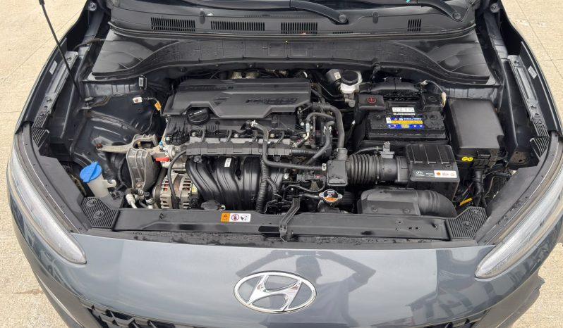 
								Hyundai Kona full									