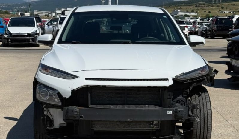 
								Hyundai Kona full									