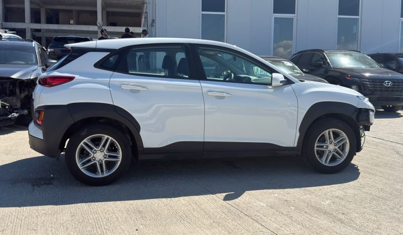 
								Hyundai Kona full									
