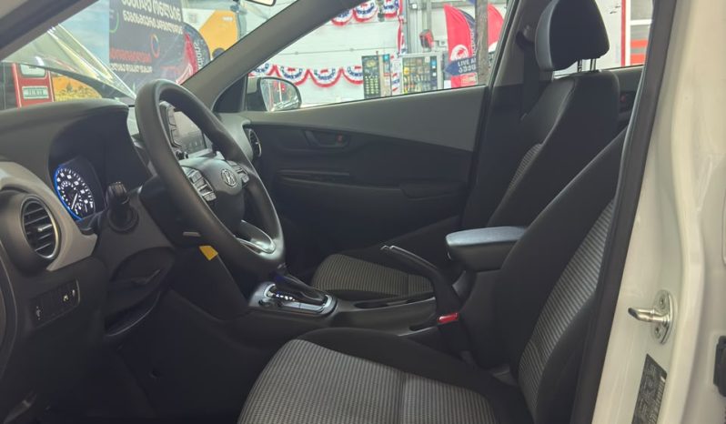 
								Hyundai Kona full									