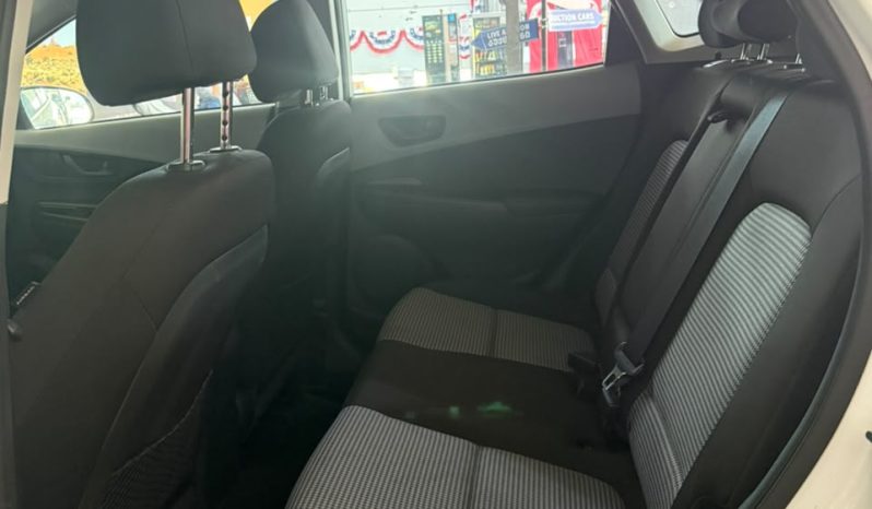 
								Hyundai Kona full									