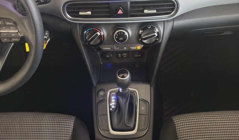 
								Hyundai Kona full									