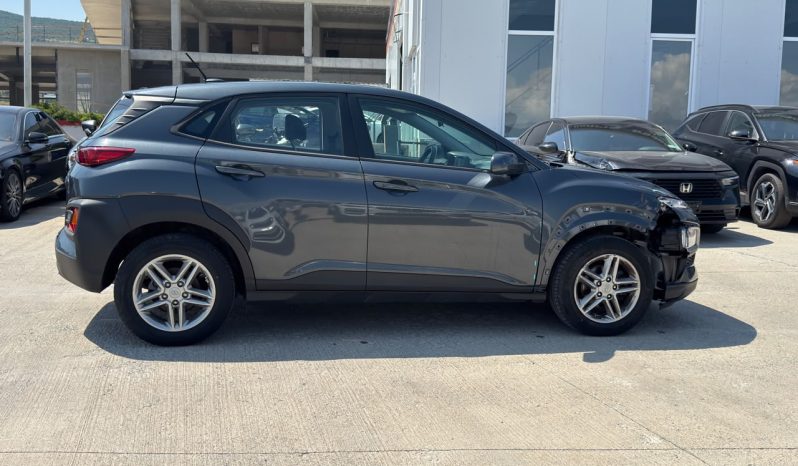 
								Hyundai Kona full									