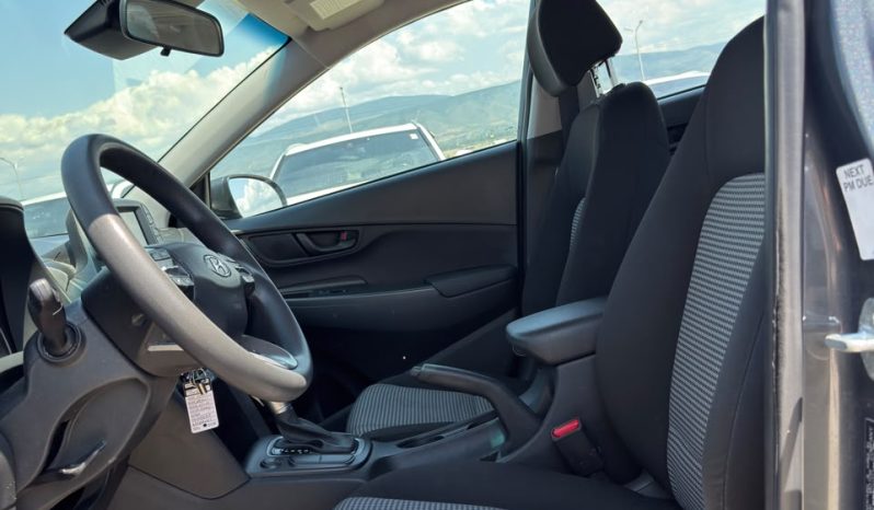 
								Hyundai Kona full									
