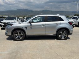 
										Mitsubishi Outlander Sport full									