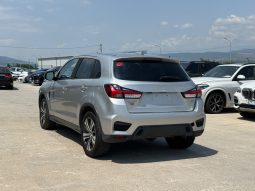 
										Mitsubishi Outlander Sport full									