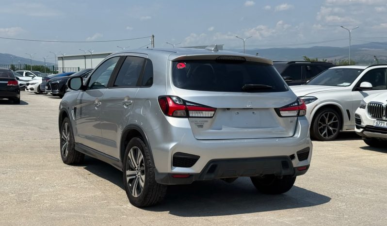 
								Mitsubishi Outlander Sport full									