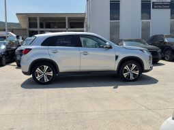 
										Mitsubishi Outlander Sport full									