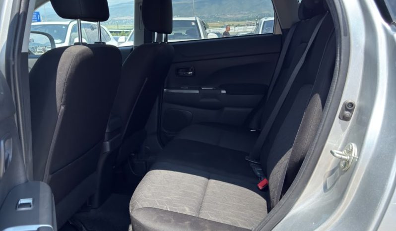 
								Mitsubishi Outlander Sport full									