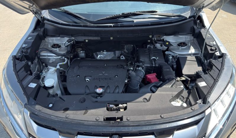 
								Mitsubishi Outlander Sport full									