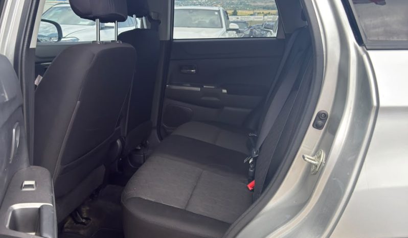 
								Mitsubishi Outlander full									